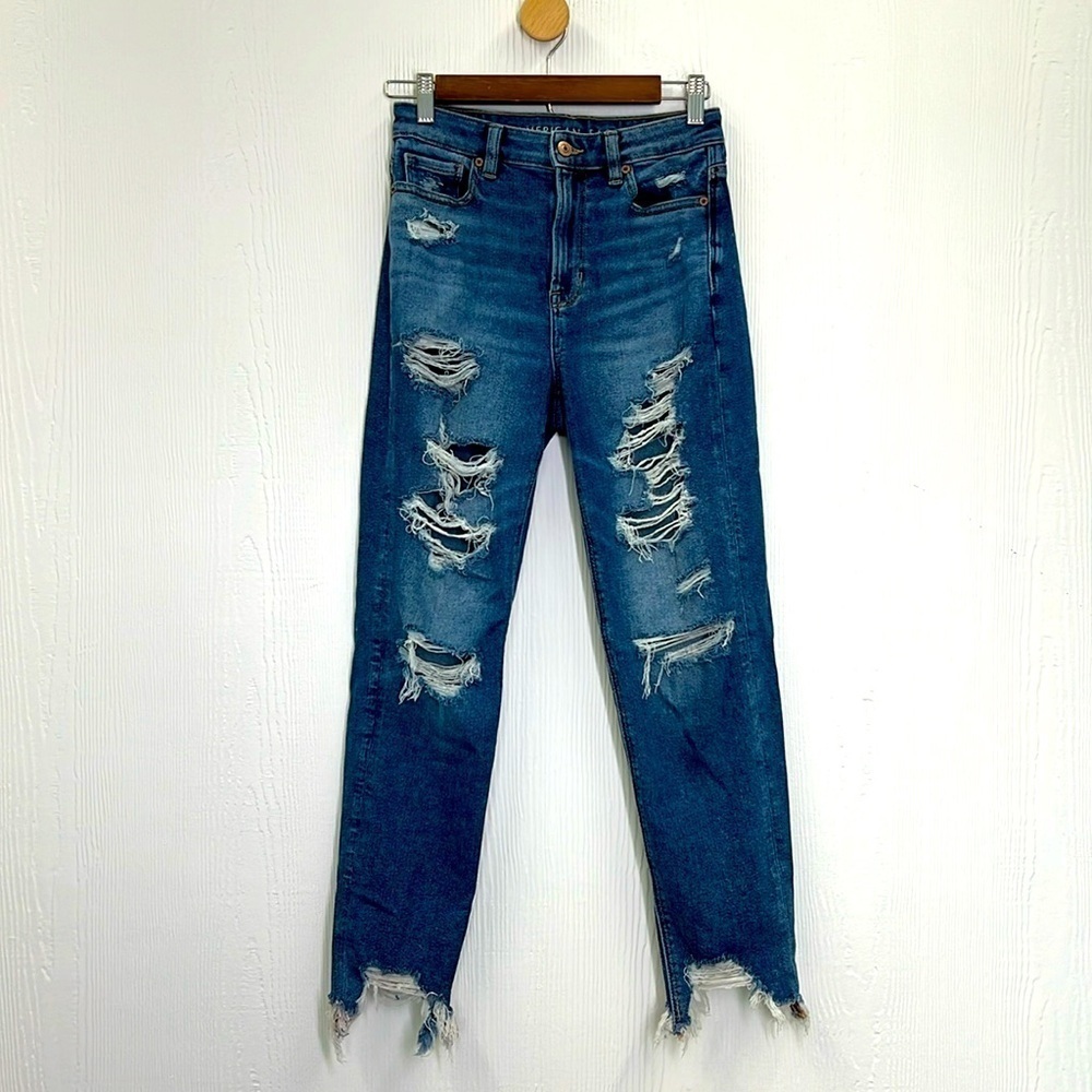 American Eagle - Mom Straight Leg Distressed Medium Wash Stretch Jean Size 0R